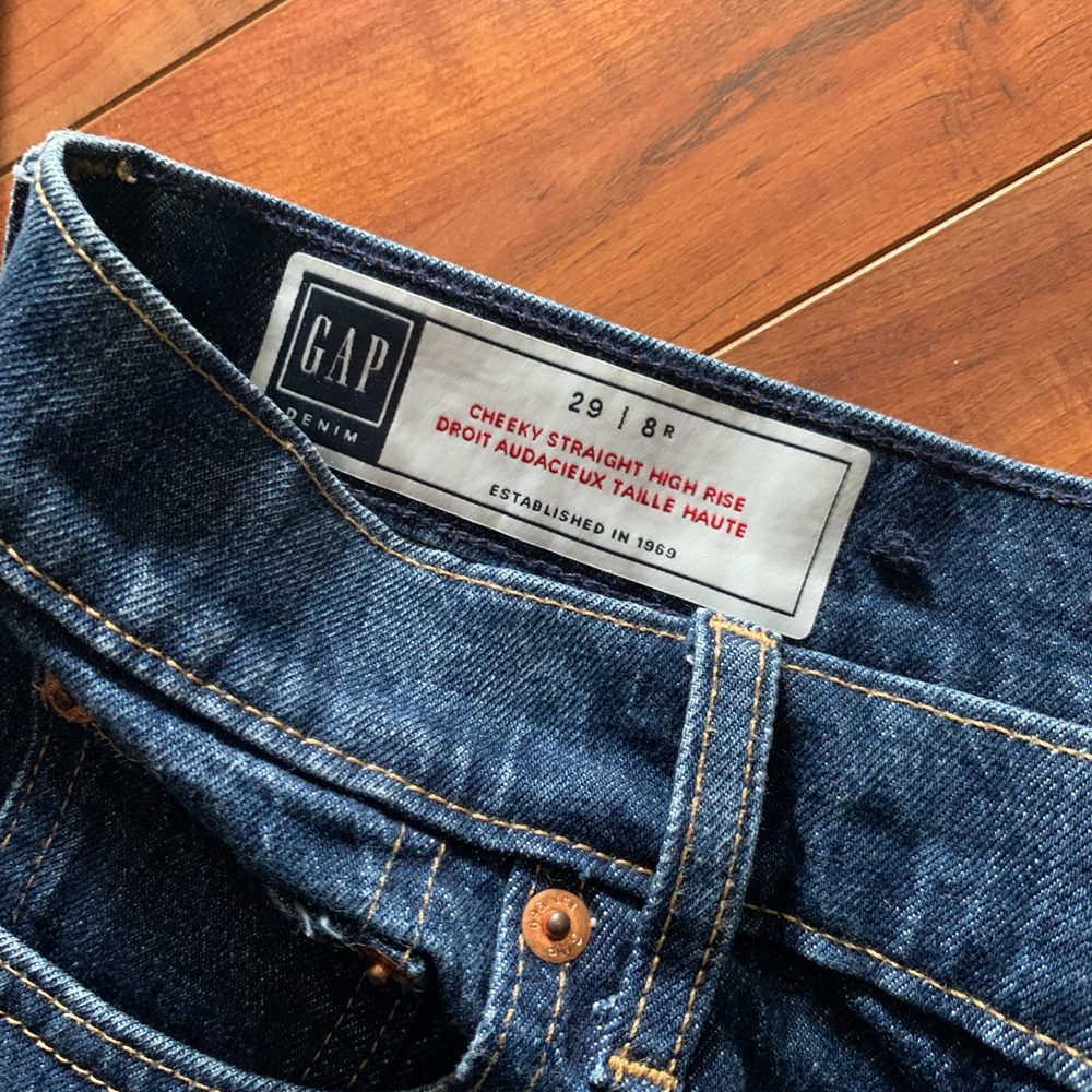 GAP Cheeky Straight High Rise Jeans - Picture 2 of 5